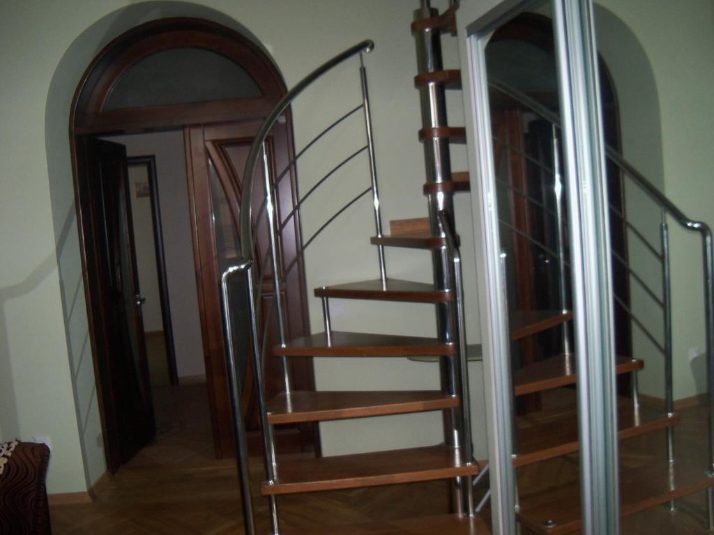 Apartment Roman Lviv Eksteriør billede